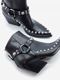 ELENA IACHI Camperos con borchie gambale basso Nero