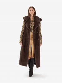 P.A.R.O.S.H. Gilet ecopelliccia lungo con cinta Marrone