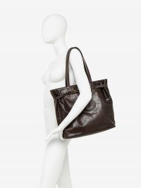 GIANNI CHIARINI Astrid- borsa grande due manici con fibbia pelle lucida Marrone