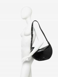 GIANNI CHIARINI Charlotte: mezzaluna pelle effetto stropicciato Nero