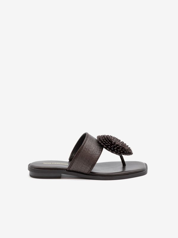 NOA HARMON Ciabattina infradito raffia con fiore Testa di moro