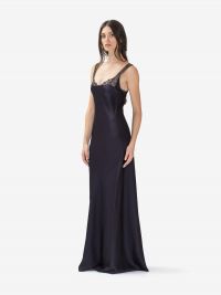 FORTE FORTE Abito lungo satin con bretelle in pizzo Blu
